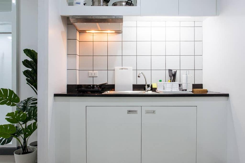 Appartamento P4 Silom Large 2Beds Full Kitchen Wifi 4-6Pax Bangkok Esterno foto