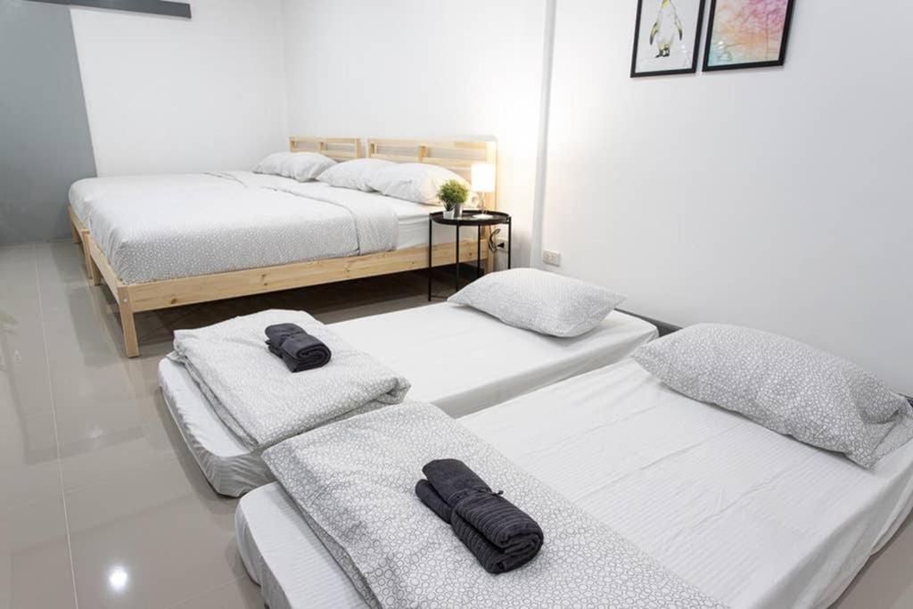 Appartamento P4 Silom Large 2Beds Full Kitchen Wifi 4-6Pax Bangkok Esterno foto