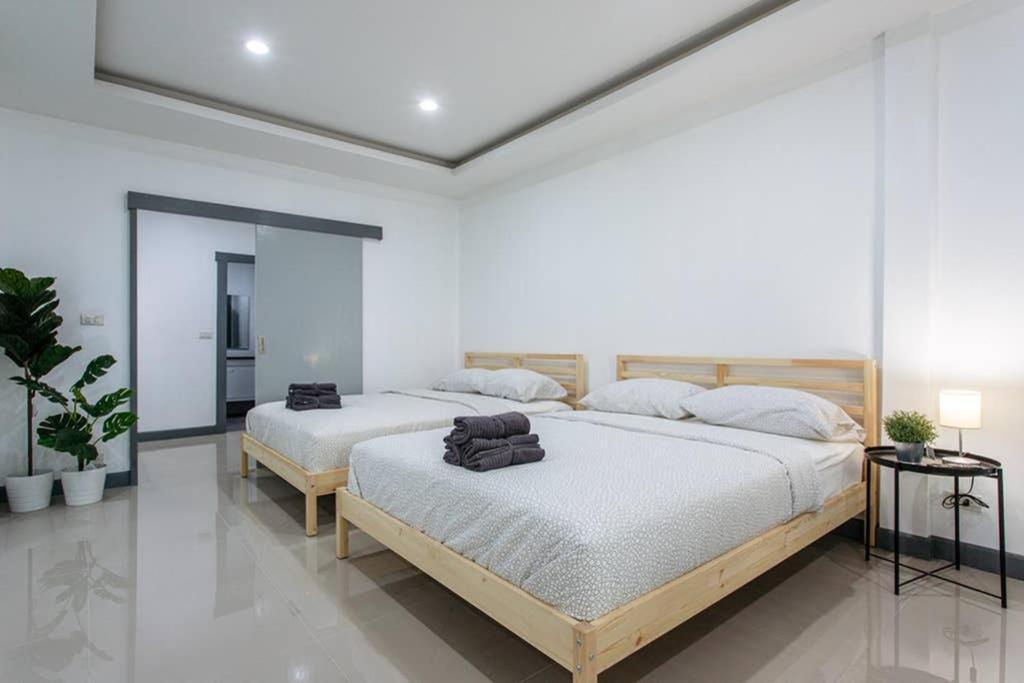 Appartamento P4 Silom Large 2Beds Full Kitchen Wifi 4-6Pax Bangkok Esterno foto
